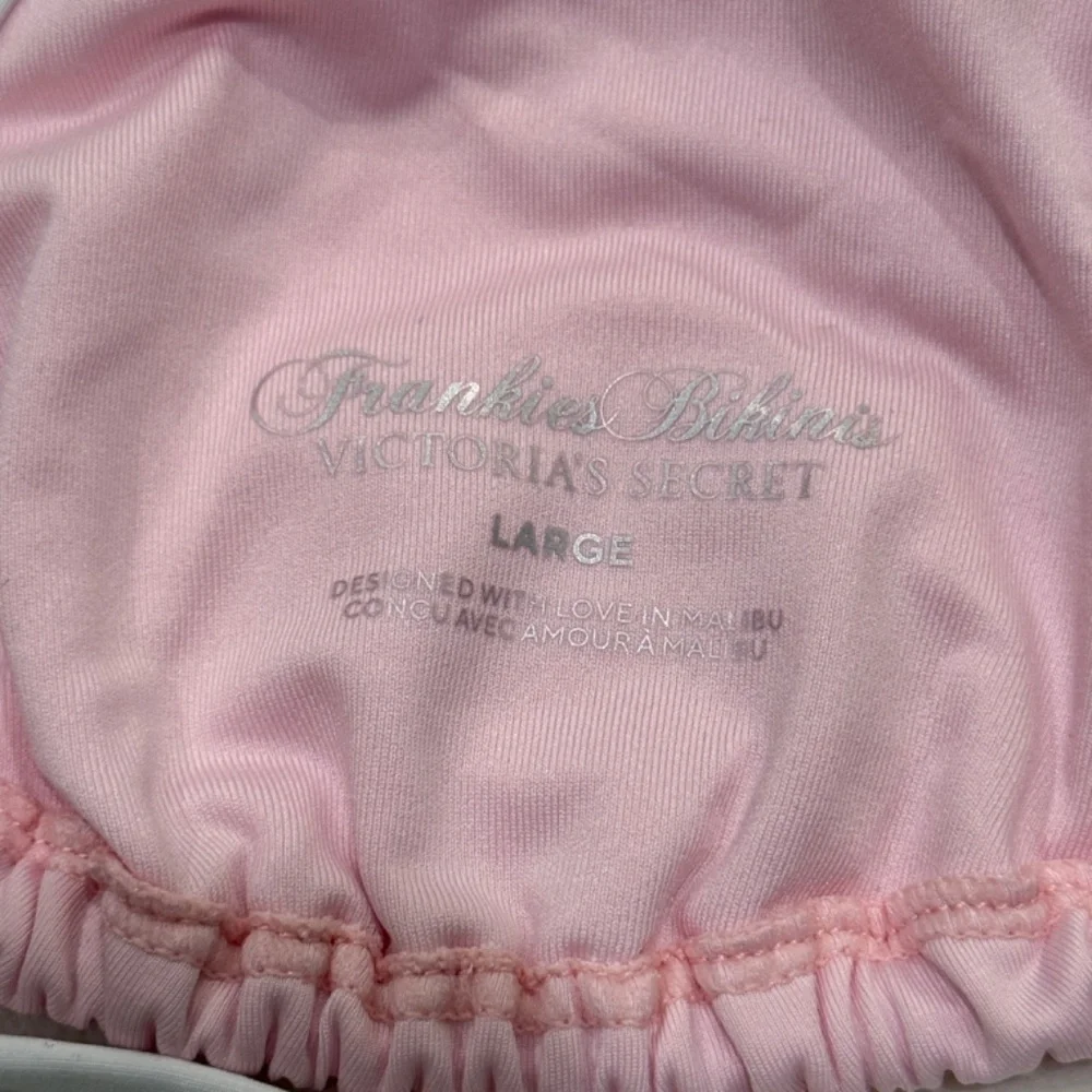 New! Frankies Bikinis Alessa Bikini Top pink with heart cutout 31075